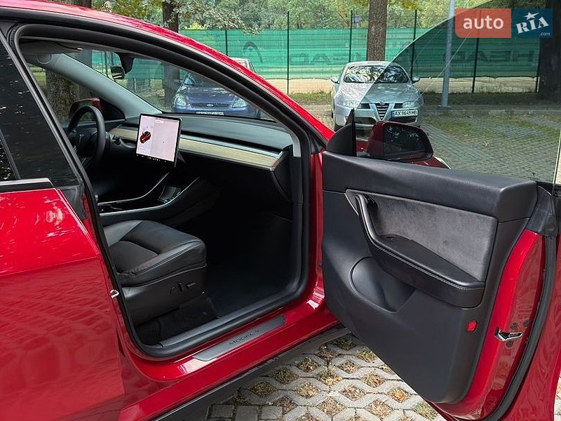 Позашляховик / Кросовер Tesla Model Y 2020 в Харкові