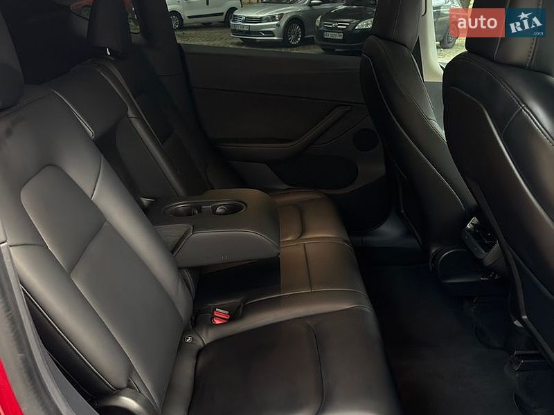 Позашляховик / Кросовер Tesla Model Y 2020 в Харкові