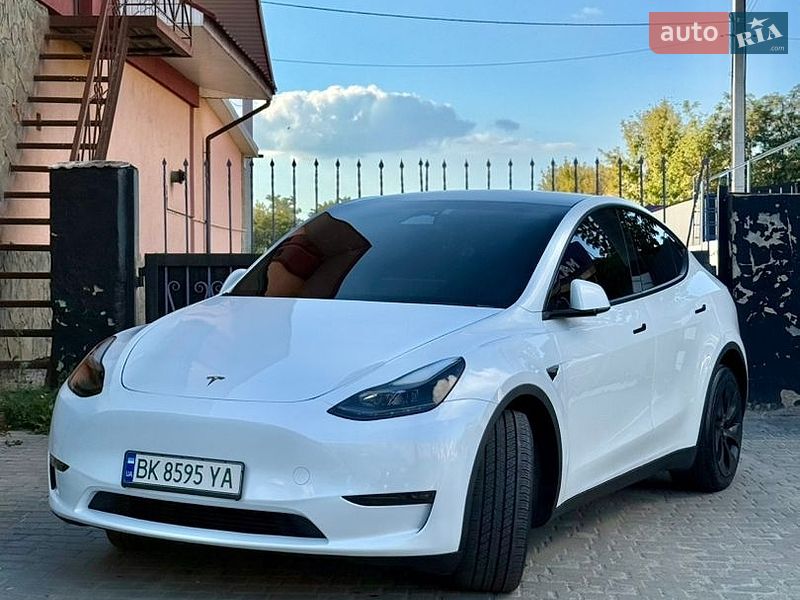 Внедорожник / Кроссовер Tesla Model Y 2022 в Ровно