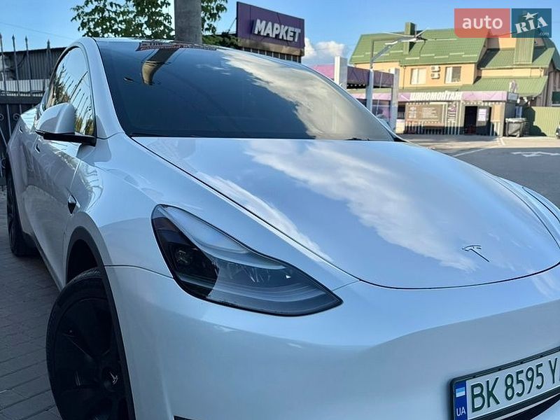 Внедорожник / Кроссовер Tesla Model Y 2022 в Ровно