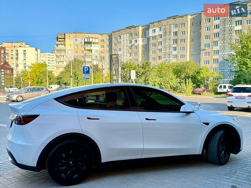 Внедорожник / Кроссовер Tesla Model Y 2022 в Ровно