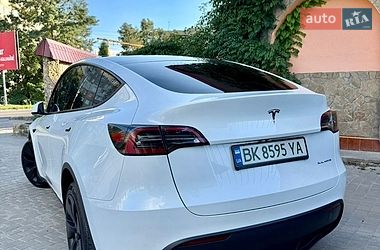 Внедорожник / Кроссовер Tesla Model Y 2022 в Ровно