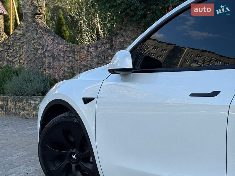 Внедорожник / Кроссовер Tesla Model Y 2022 в Ровно