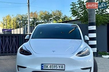Внедорожник / Кроссовер Tesla Model Y 2022 в Ровно