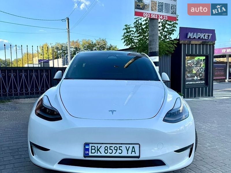 Внедорожник / Кроссовер Tesla Model Y 2022 в Ровно