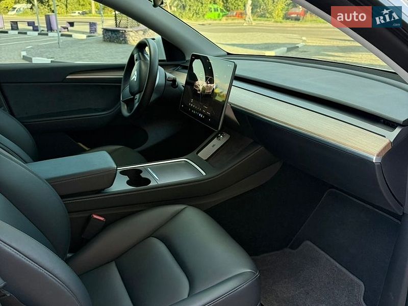 Внедорожник / Кроссовер Tesla Model Y 2022 в Ровно