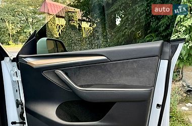 Внедорожник / Кроссовер Tesla Model Y 2022 в Ровно