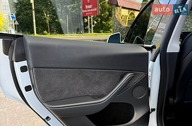 Внедорожник / Кроссовер Tesla Model Y 2022 в Ровно