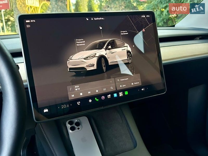 Внедорожник / Кроссовер Tesla Model Y 2022 в Ровно