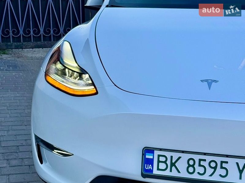 Внедорожник / Кроссовер Tesla Model Y 2022 в Ровно