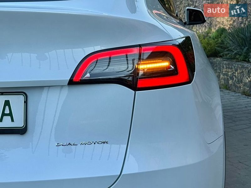 Внедорожник / Кроссовер Tesla Model Y 2022 в Ровно