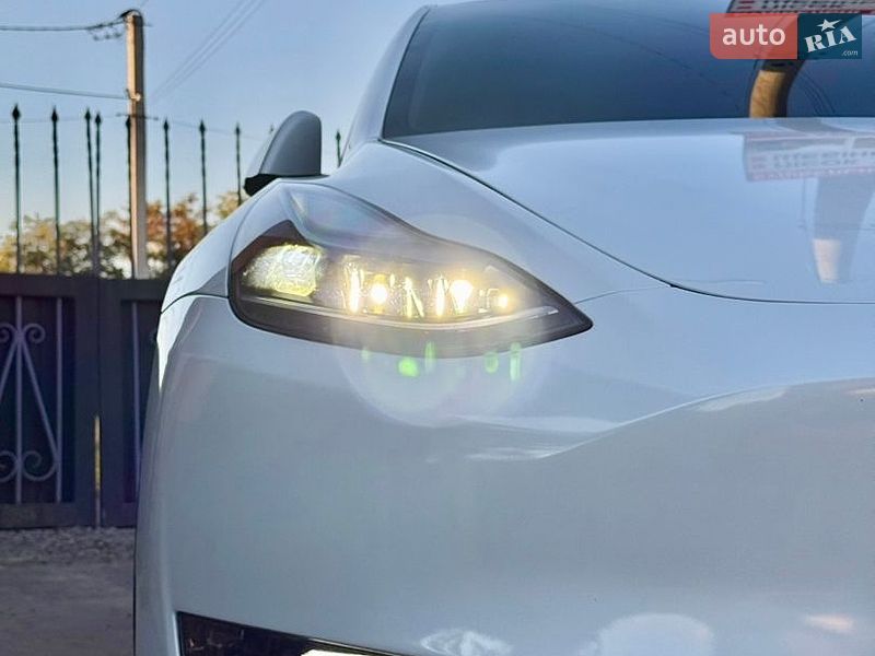 Внедорожник / Кроссовер Tesla Model Y 2022 в Ровно