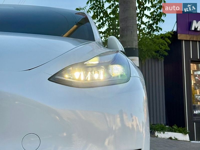 Внедорожник / Кроссовер Tesla Model Y 2022 в Ровно