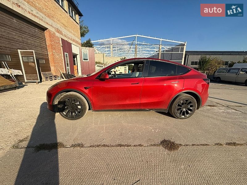 Tesla Model Y 2023