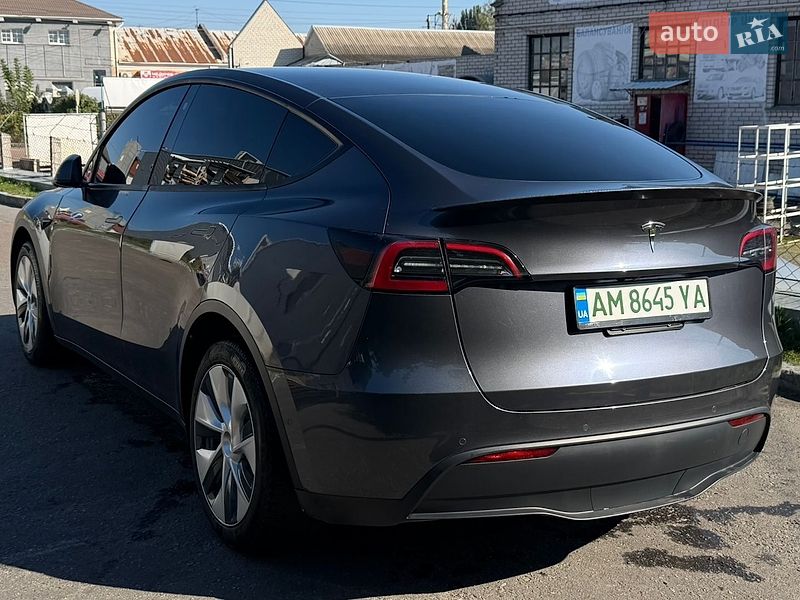 Tesla Model Y 2022