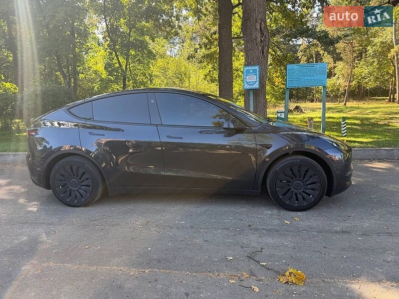 Позашляховик / Кросовер Tesla Model Y 2024 в Києві фото 7 Позашляховик / Кросовер Tesla Model Y 2024 в Києві
