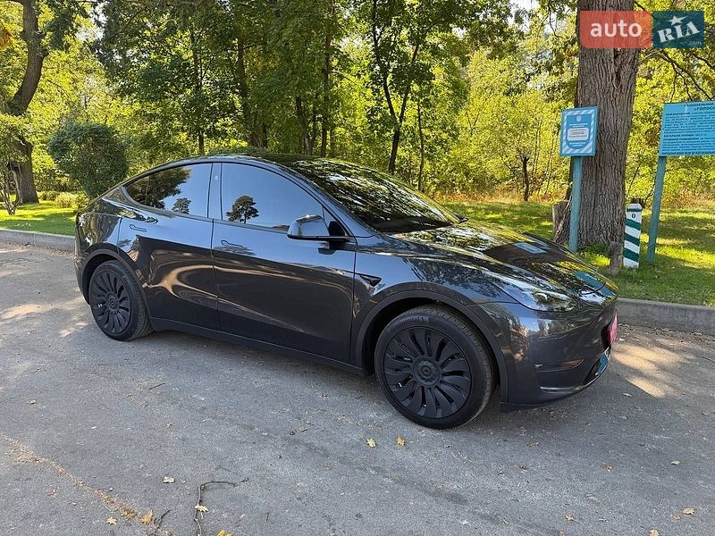 Позашляховик / Кросовер Tesla Model Y 2024 в Києві фото 8 Позашляховик / Кросовер Tesla Model Y 2024 в Києві