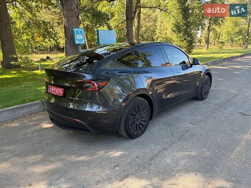 Позашляховик / Кросовер Tesla Model Y 2024 в Києві фото 12 Позашляховик / Кросовер Tesla Model Y 2024 в Києві