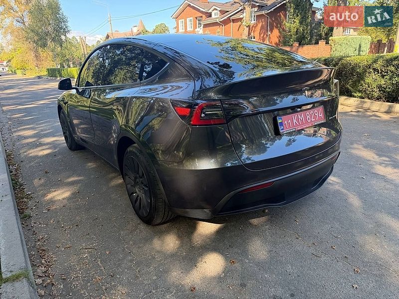 Позашляховик / Кросовер Tesla Model Y 2024 в Києві фото 13 Позашляховик / Кросовер Tesla Model Y 2024 в Києві