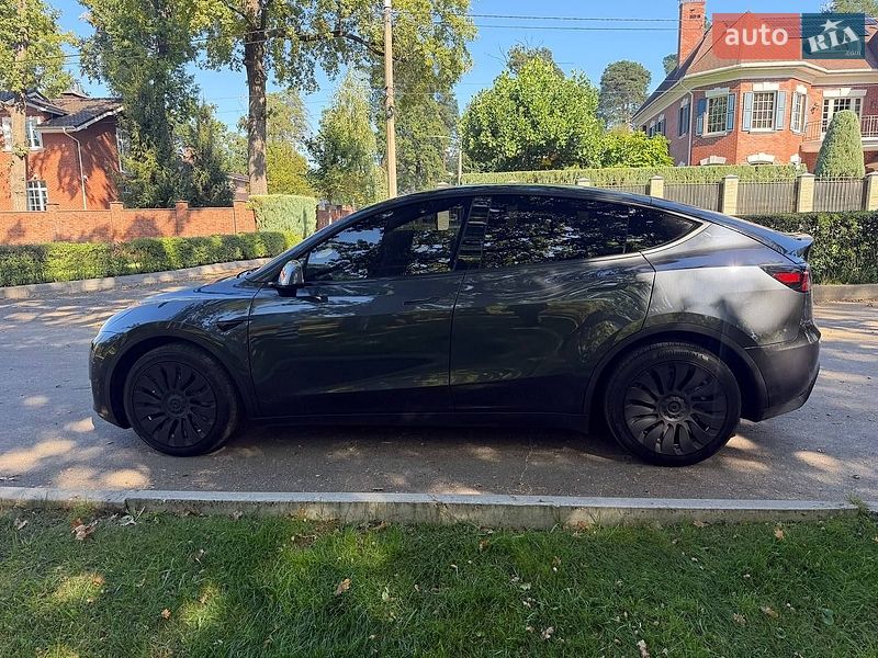 Позашляховик / Кросовер Tesla Model Y 2024 в Києві фото 15 Позашляховик / Кросовер Tesla Model Y 2024 в Києві