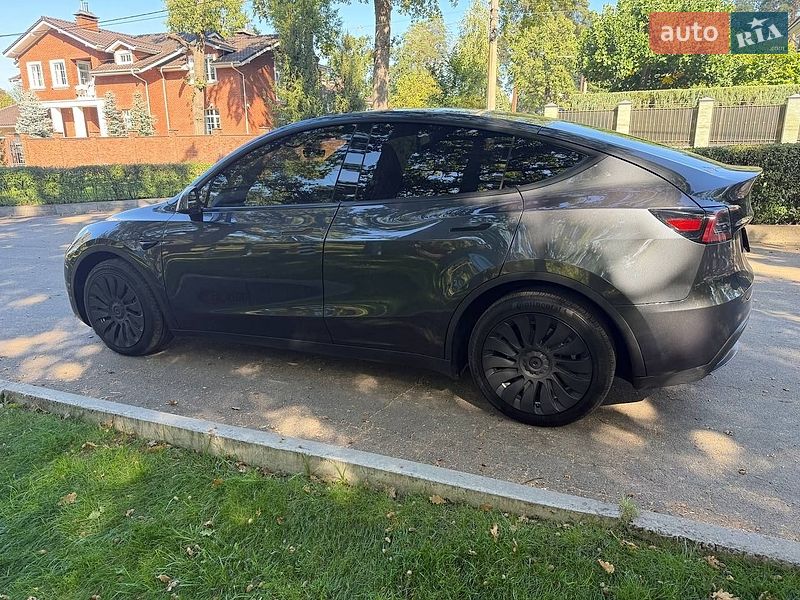 Позашляховик / Кросовер Tesla Model Y 2024 в Києві фото 16 Позашляховик / Кросовер Tesla Model Y 2024 в Києві