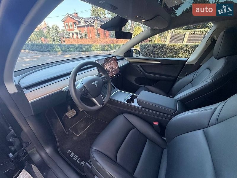 Позашляховик / Кросовер Tesla Model Y 2024 в Києві фото 17 Позашляховик / Кросовер Tesla Model Y 2024 в Києві