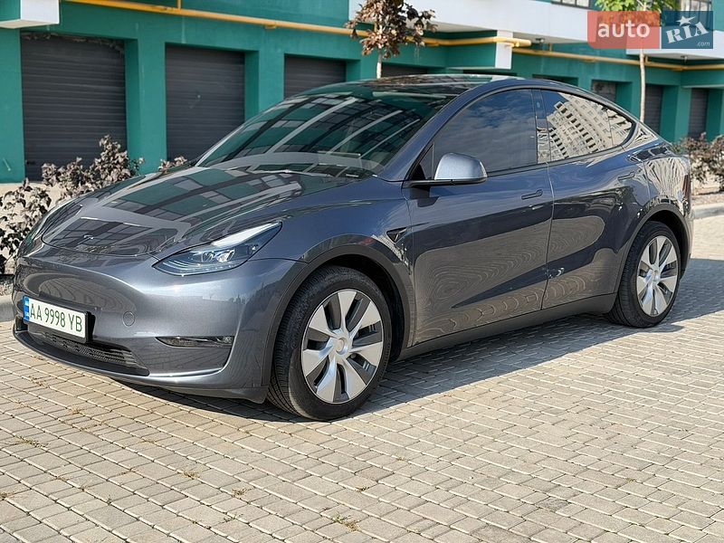 Tesla Model Y 2023
