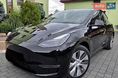 Tesla Model Y  2023