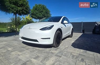 Tesla Model Y  2023