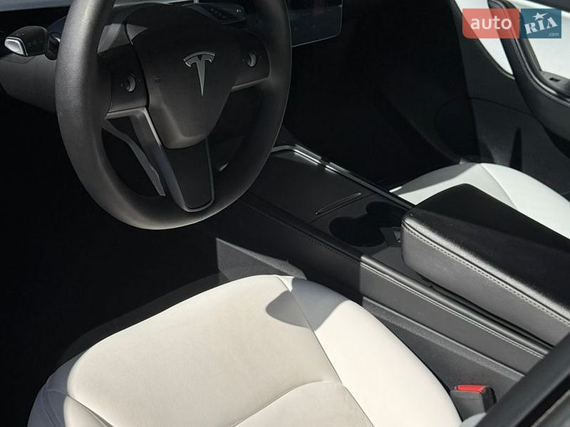Позашляховик / Кросовер Tesla Model Y 2021 в Києві