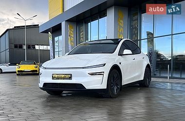 Внедорожник / Кроссовер Tesla Model Y 2025 в Львове