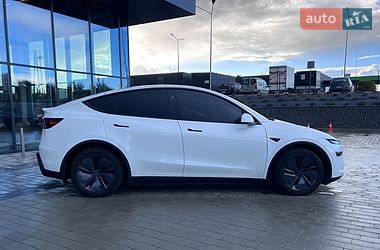 Внедорожник / Кроссовер Tesla Model Y 2025 в Львове