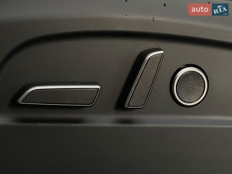 Внедорожник / Кроссовер Tesla Model Y 2025 в Львове