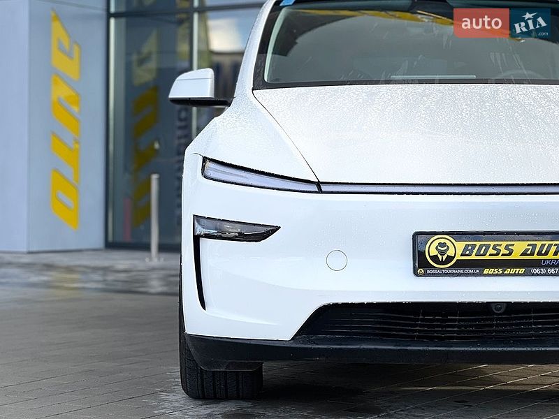 Внедорожник / Кроссовер Tesla Model Y 2025 в Львове
