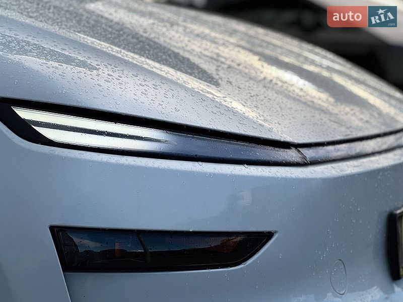 Внедорожник / Кроссовер Tesla Model Y 2025 в Львове