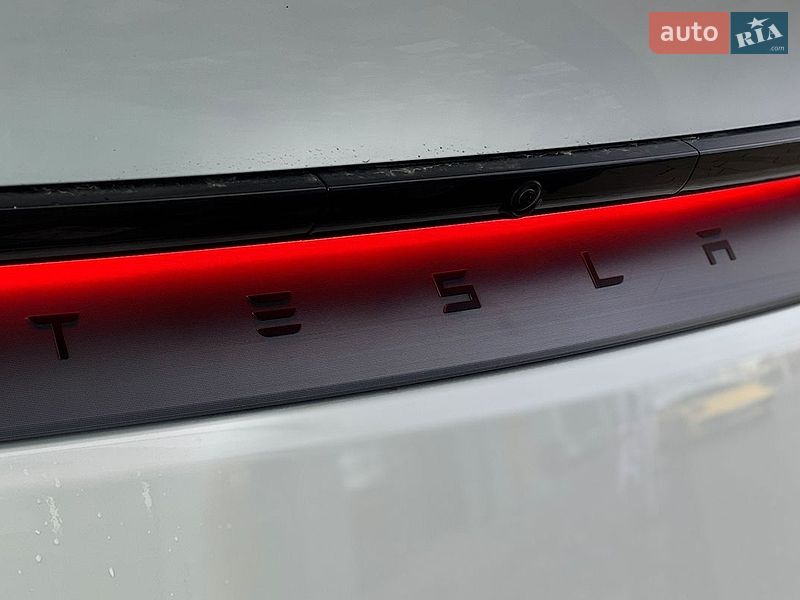 Внедорожник / Кроссовер Tesla Model Y 2025 в Львове
