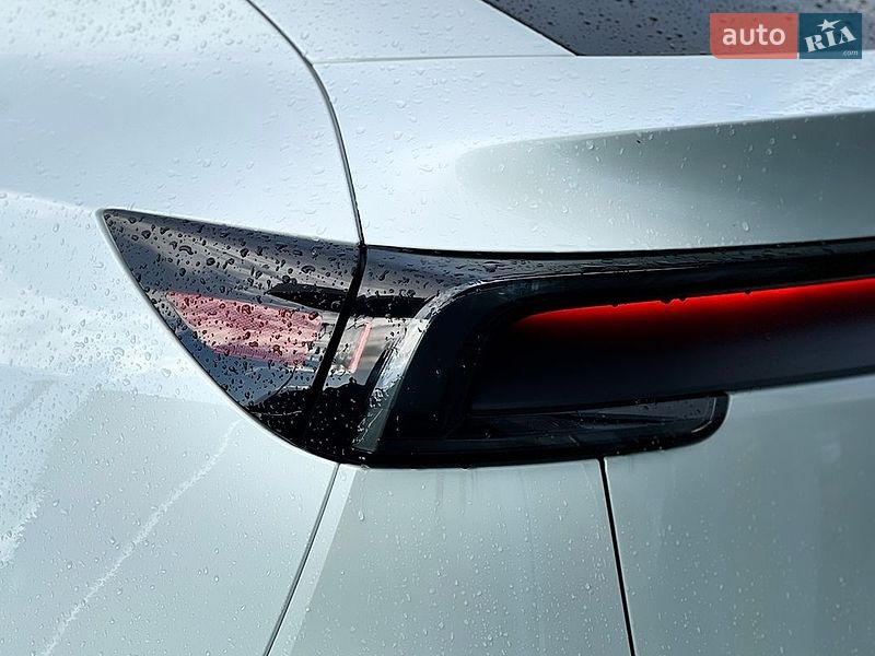 Внедорожник / Кроссовер Tesla Model Y 2025 в Львове