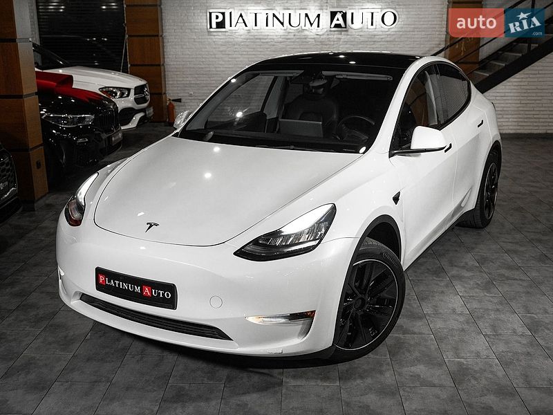 Tesla Model Y 2023
