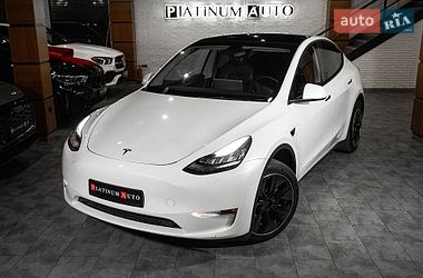 Tesla Model Y  2023