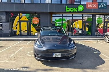 Внедорожник / Кроссовер Tesla Model Y 2022 в Киеве