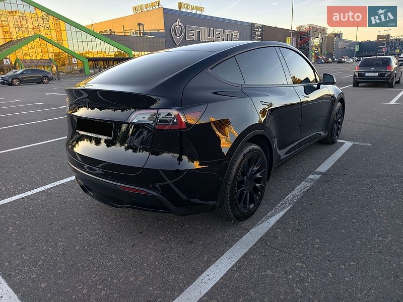 Tesla Model Y 2022