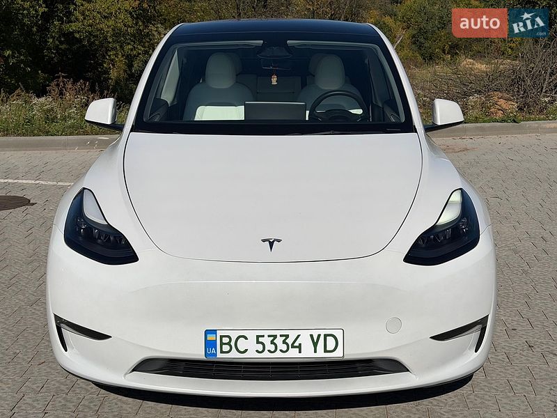 Tesla Model Y 2023