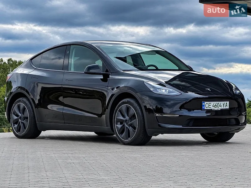 Tesla Model Y 2024