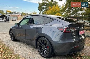 Tesla Model Y  2021