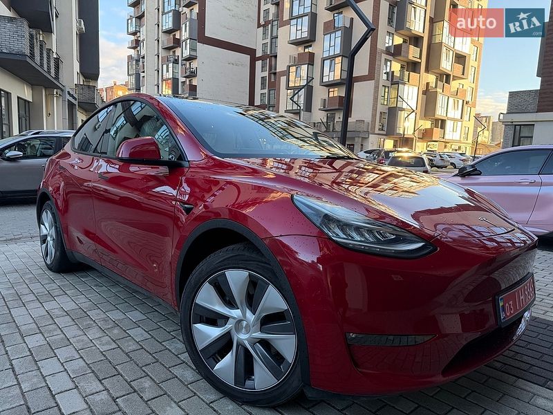 Tesla Model Y 2023