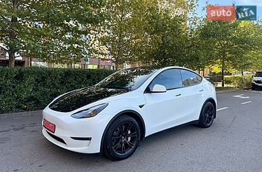 Tesla Model Y  2021