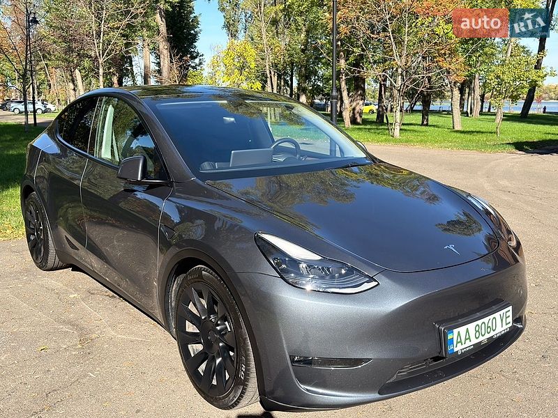 Tesla Model Y 2023