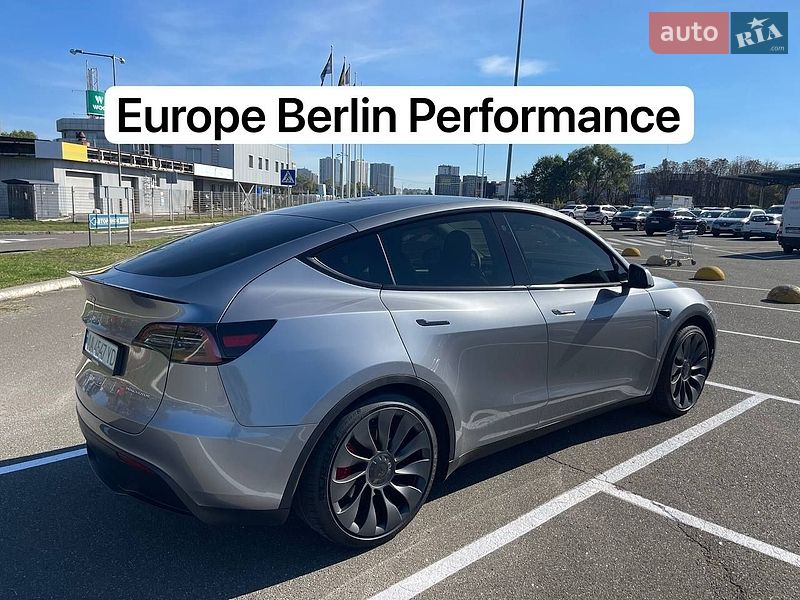 Tesla Model Y 2023