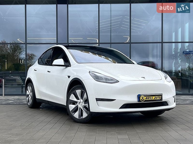Tesla Model Y 2023