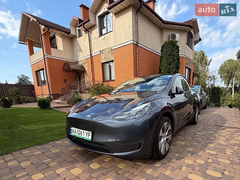 Tesla Model Y 2023